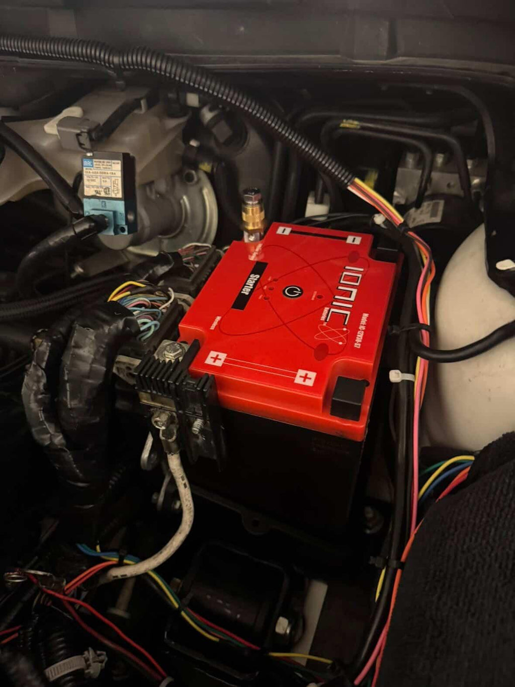 Ionic S7 12v 30Ah 1220 CA Lithium Battery